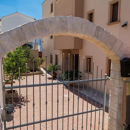 Holiday Lara Hotel