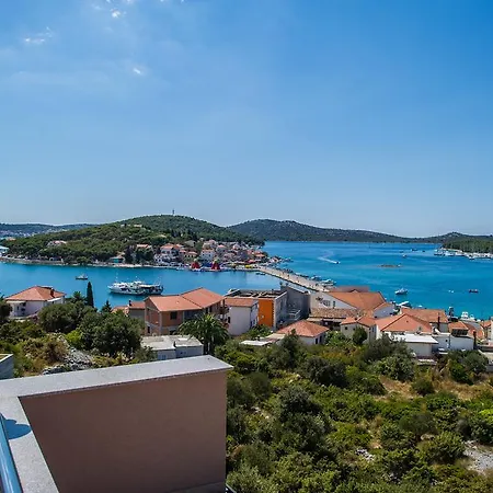 Holiday Lara Hotel