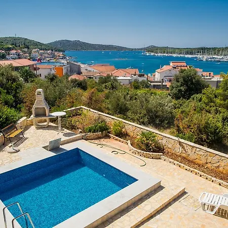 Hotel Holiday Lara 4*