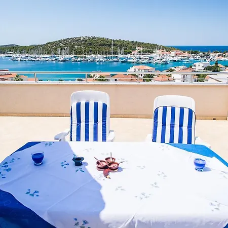 Holiday Lara Hotel 4*